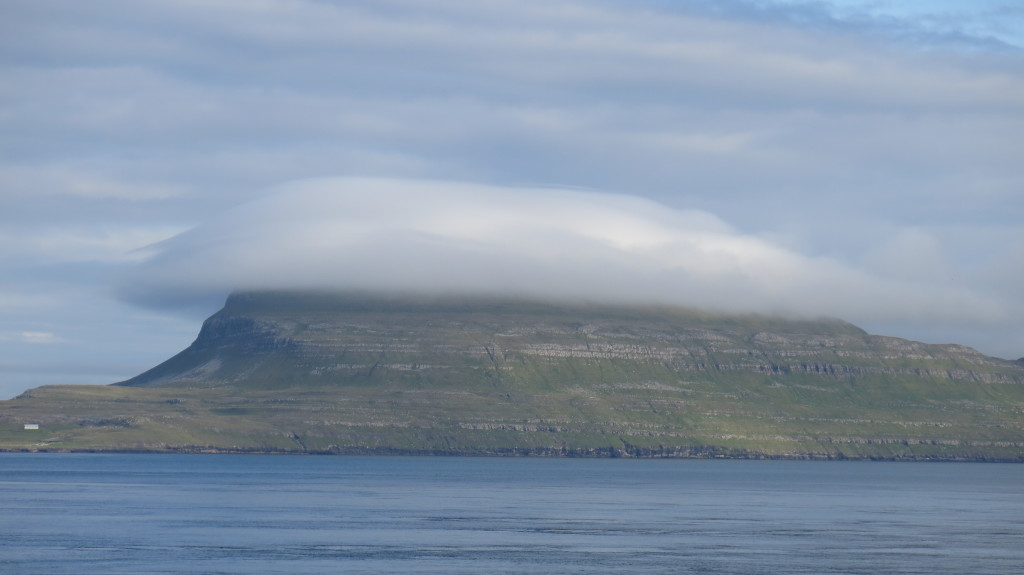 Lenticular cloud over Nólsoy